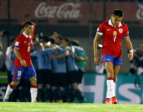 Una irreconocible Selección Chilena no pudo ante la garra «charrúa» y conoció su primera derrota