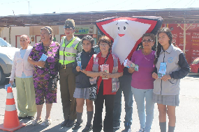Niños y abuelos de Pozo Almonte se unen en campaña de Educación Vial