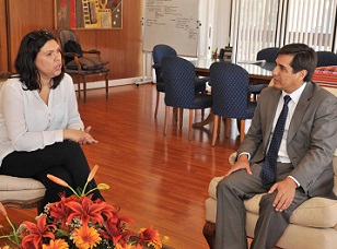 Intendente (s) Claudio Vila y presidenta de la CUT abordan principales problemas que afectan a trabajadores en Tarapacá