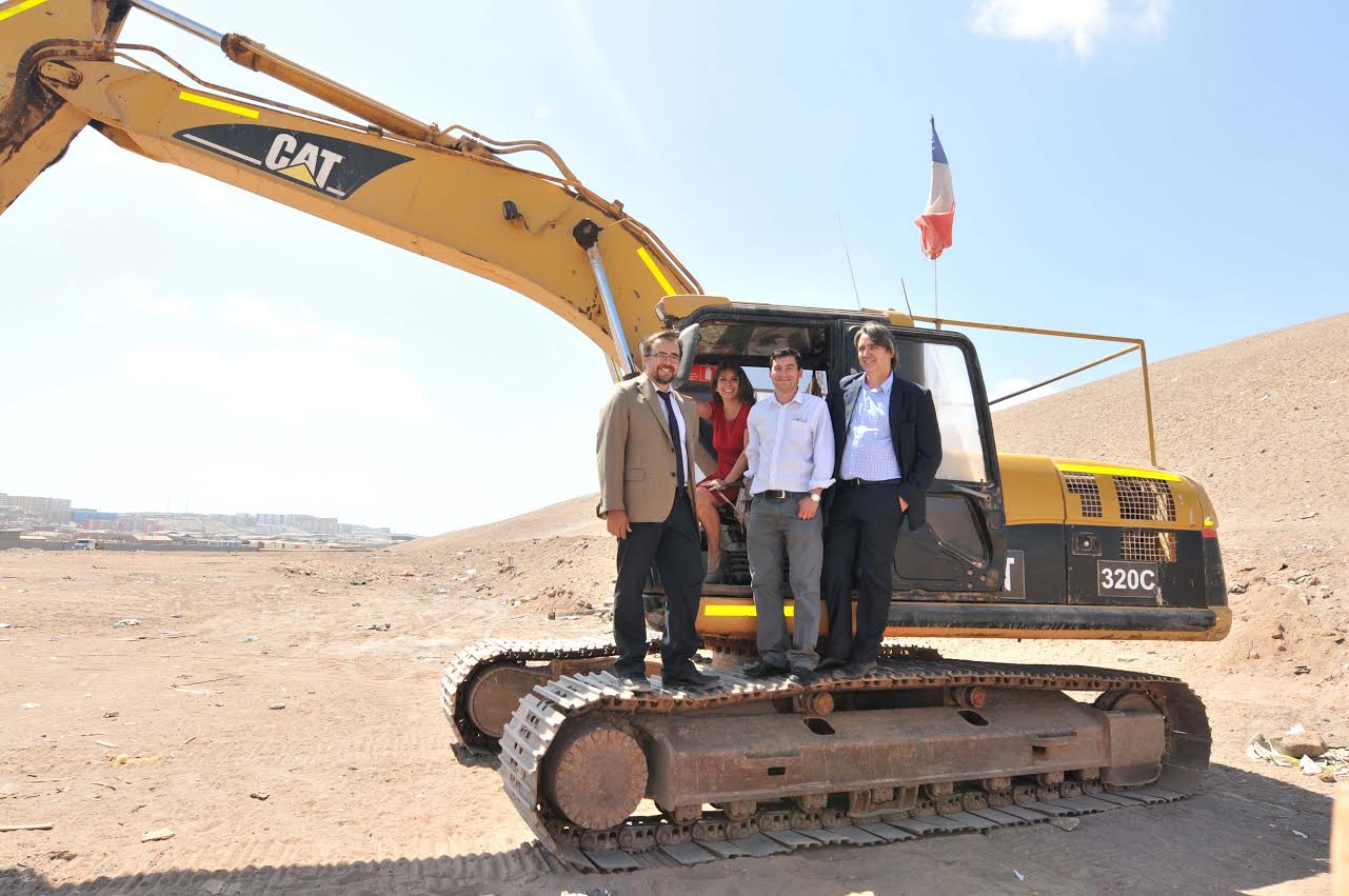 Inaugurando el inicio de obras en Santa Rosa, Fulvio Rossi reapareció en la Región