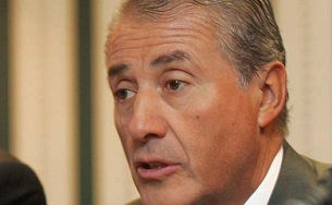 Autor de libro sobre Ponce Lerou: “Empresario financió campañas políticas porque necesitaba protección”