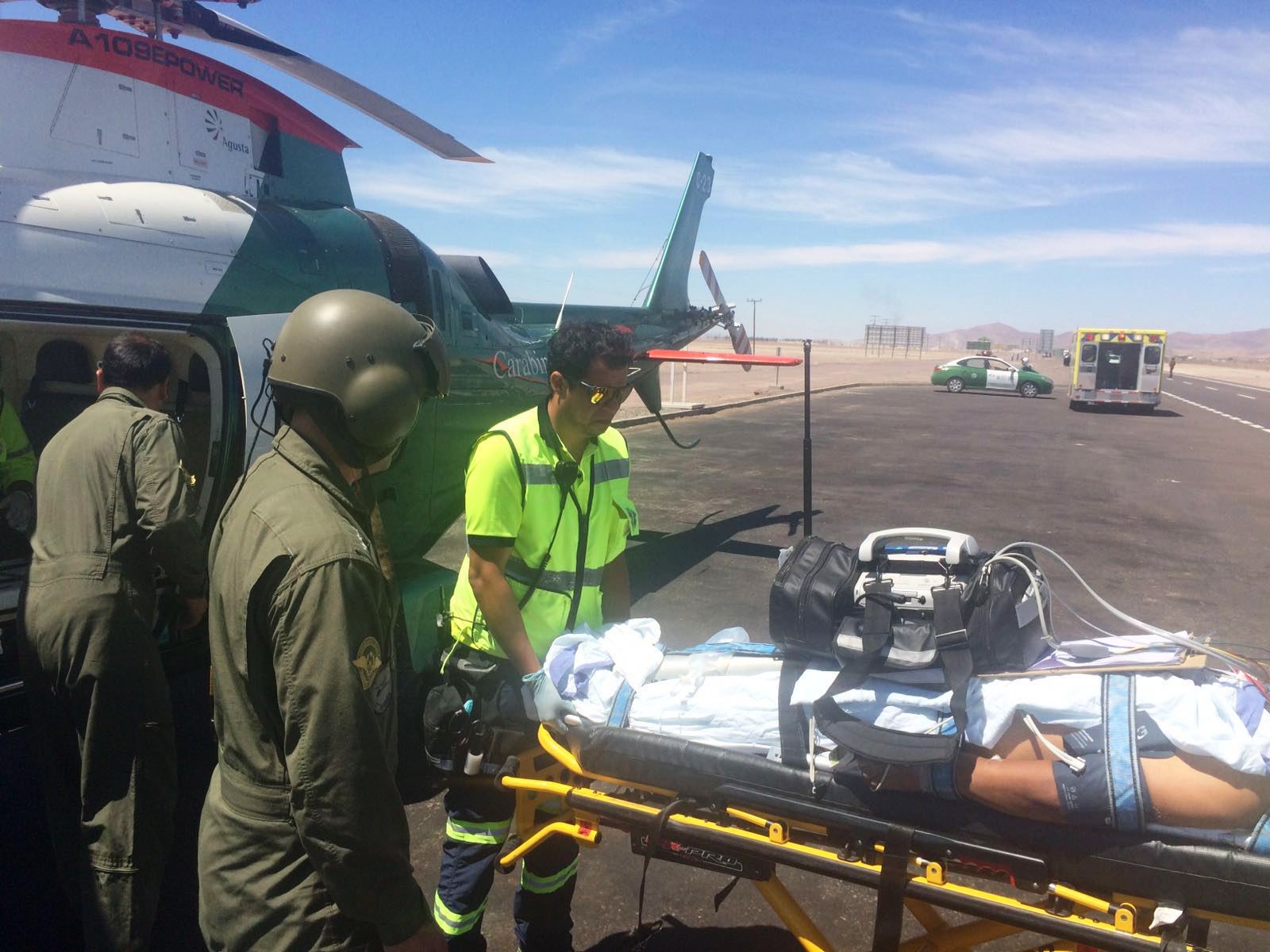 Helicóptero  de Carabineros efectua traslado aeromédico de hombre con paro cardiorespiratorio