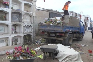 Siguen retirando basura en los cementerios 1 y 3, a causa del pasado temporal