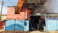 Incendio destruye oficinas de empresa en Alto Hospicio