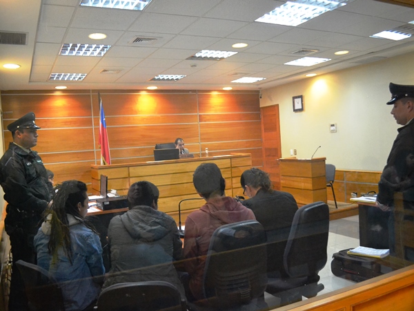 Universitarios formalizados por atentado a Carabineros durante protesta estudiantil, presentan versión diferente del caso