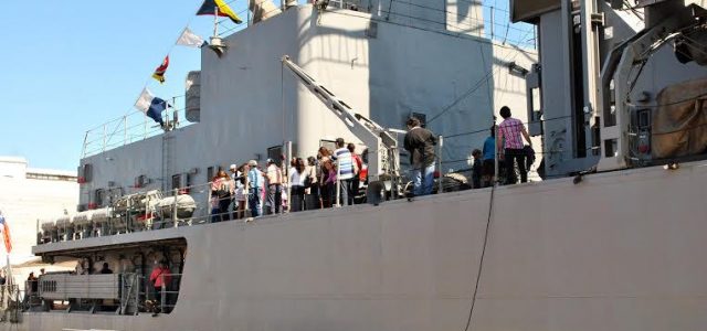 Ejercicios operacionales y muestra de buques de la Escuadra Nacional en el Puerto de Iquique
