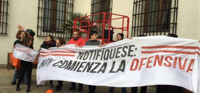 Estudiantes en La Moneda: «Notifíquese, hoy comienza la ofensiva»