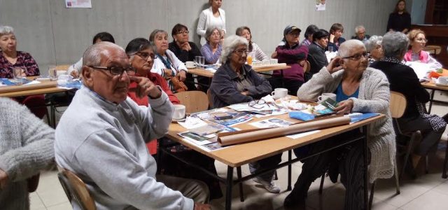 Orientan a Adultos Mayores sobre Aporte Previsional Solidario de Vejez, Bono de Invierno y otros beneficios