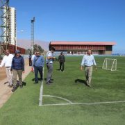 Municipalidad implementa proyecto para mejorar las canchas AFI, beneficiando a deportistas