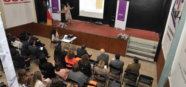 Más de 1.800 casos de violencia contra la mujer recibió el SERNAM durante el 2015