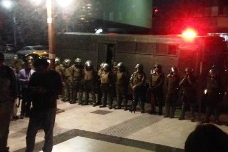 ANEF y CUT se tomaron la Intendencia Regional y condicionaron su salida al retiro de las fuerzas policiales
