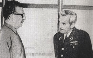 Conoce la carta de ex militares que compartieron prisión con el general Bachelet, el extinto padre de la Presidenta