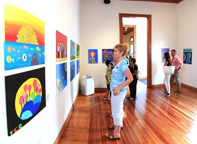 Pinturas del Arte Naif, se exponen durante febrero en Sala Collahuasi