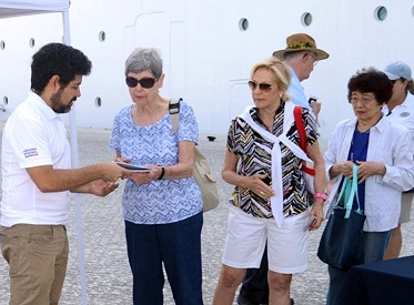 Nuevo contingente de turistas internacionales llegan a Iquique y visitarán salitreras