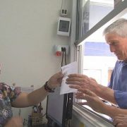 Farmacia comunal de Alto Hospicio permite que vecino ahorren hasta 70% del valor de medicamentos