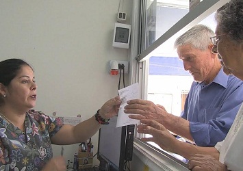 Farmacia comunal de Alto Hospicio permite que vecino ahorren hasta 70% del valor de medicamentos