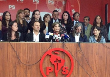 Presidenciales 2017: indefinición y falta de candidatos competitivos deja al PS “fuera de juego”