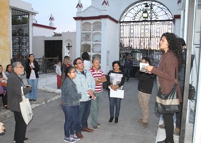 Vecinos realizan recorrido patrimonial por el histórico Cementerio Nº 1