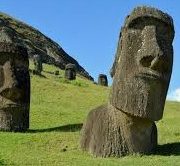 Isla de Pascua: proyecto de ley establece límites a turistas y a trabajadores velando por la sustentabilidad. 30 días será la permanencia máxima