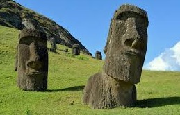 Isla de Pascua: proyecto de ley establece límites a turistas y a trabajadores velando por la sustentabilidad. 30 días será la permanencia máxima