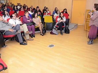 Neurosiquiatra infantil lo dice en Iquique: Primeros 6 años son claves para el desarrollo de una persona