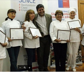 Sence invierte 60 millones en adultos mayores que se certificaron en  Cocina Internacional, pastelería y manipulación de alimentos