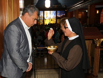 Más de mil devotos participaron en Eucaristía del Adulto Mayor en La Tirana