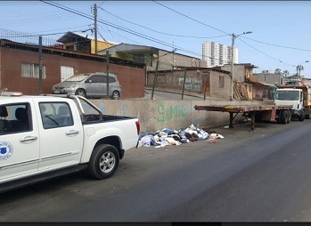 Aseo y Ornato Municipal despliega operativos de aseo entre el norte y el sur de Iquique