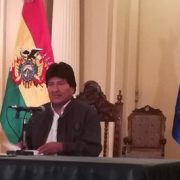 Evo da ejemplo a Chile y anuncia que devolverá a los dos carabineros detenidos al traspasar la frontera