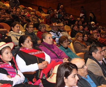 Fructífero conversatorio entre adultos mayores de Alto Hospicio y autoridades nacionales, regionales y comunales