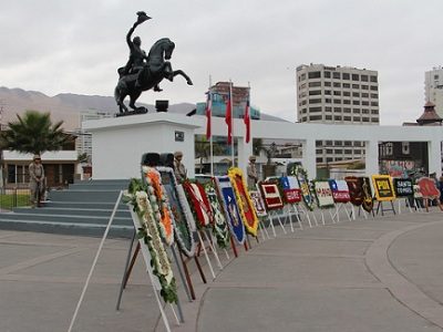 Gran desfile para conmemorar el 239º aniversario del natalicio de Bernardo O’Higgins