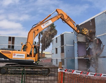 Para construir nuevo conjunto anti sísmico, se inició demolición de conjunto Las Quintas I