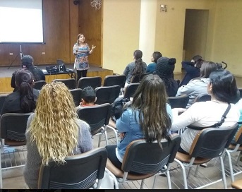 Programa Mujeres Jefas de Hogar de Sernameg, en diálogo con iquiqueñas, para abordar temas de género