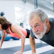 Actividad física en adultos mayores ayuda a prevenir el Alzheimer. Seis meses de un programa de acondicionamiento mejora función cognitiva