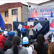 Candidata a diputada Mariela Basualto inauguró sede de su comando electoral
