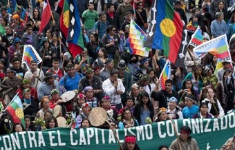 “Día de la Raza”: Pueblos originarios marchan en contra de “la reactualización del colonialismo”