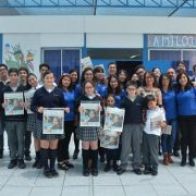 Lanzan libro sobre historias de comunidades escolares de distintas ciudades. Destacan experiencia del colegio Humberstone