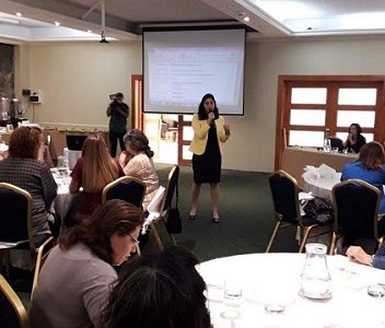 En  Conversatorio abordan empoderamiento femenino, participación política, desarrollo cultural, autonomía económica y temáticas pertinentes