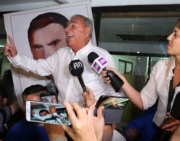 Jorge Soria, a sus 81 años, conquista un escaño en el Senado y luce como mayoría nacional