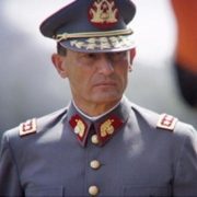 Consejos de Guerra: Penas de cárcel y multas en que aparece el nombre de ex jefe del Ejército Juan Cheyre
