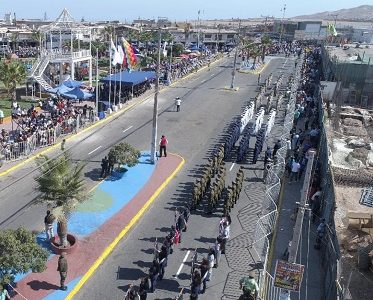 Más de 3 mil personas desfilan al celebrarse los 14 años de la comuna de Alto Hospicio