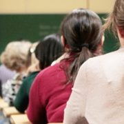 Voz de alerta: Estudio arroja que estudiantes de 8vo básico validan estado dictatorial cuando se cierra el diálogo