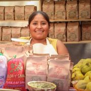 Productoras de quinoa y orégano del Tamarugal, se lucen en festival de cocina realizado en Santiago