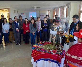 Funcionarios y profesionales de la salud participan en jornada de inducción intercultural