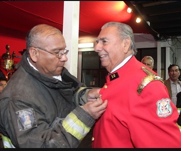 Senador Jorge Soria se reintegra como bombero voluntario, a la histórica Bomba N° 12, de Iquique
