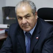 Colegio Médico exige revisar situación del subsecretario Luis Castillo por caso Frei Montalva
