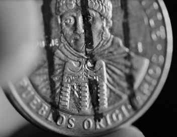 Monedas de libertad: La protesta que invita a rayar las monedas de $100 en apoyo al pueblo Mapuche.
