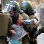 Baradit sostiene que reacción social por muerte de comunero mapuche, es empatía dolorosa que provoca el abuso de poder y la desigualdad