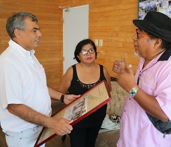 Por su aporte a la histórica Caravana de la Integración Iquique-Oruro, alcalde Soria recibe reconocimiento