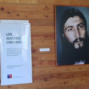 Emotiva visita guiada recorre la vida y la historia de 7 ejecutados políticos en Pisagua. Imágenes coloreadas muestran diversos aspectos de sus vidas